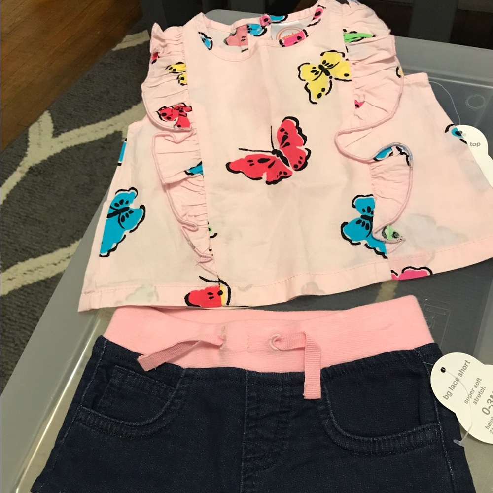 Summer short set with top and shorts. Tags attach